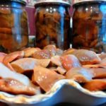 Салат с маслятами: вкусные рецепты с фото на зиму, на каждый день из маринованных, жареных, свежих грибов